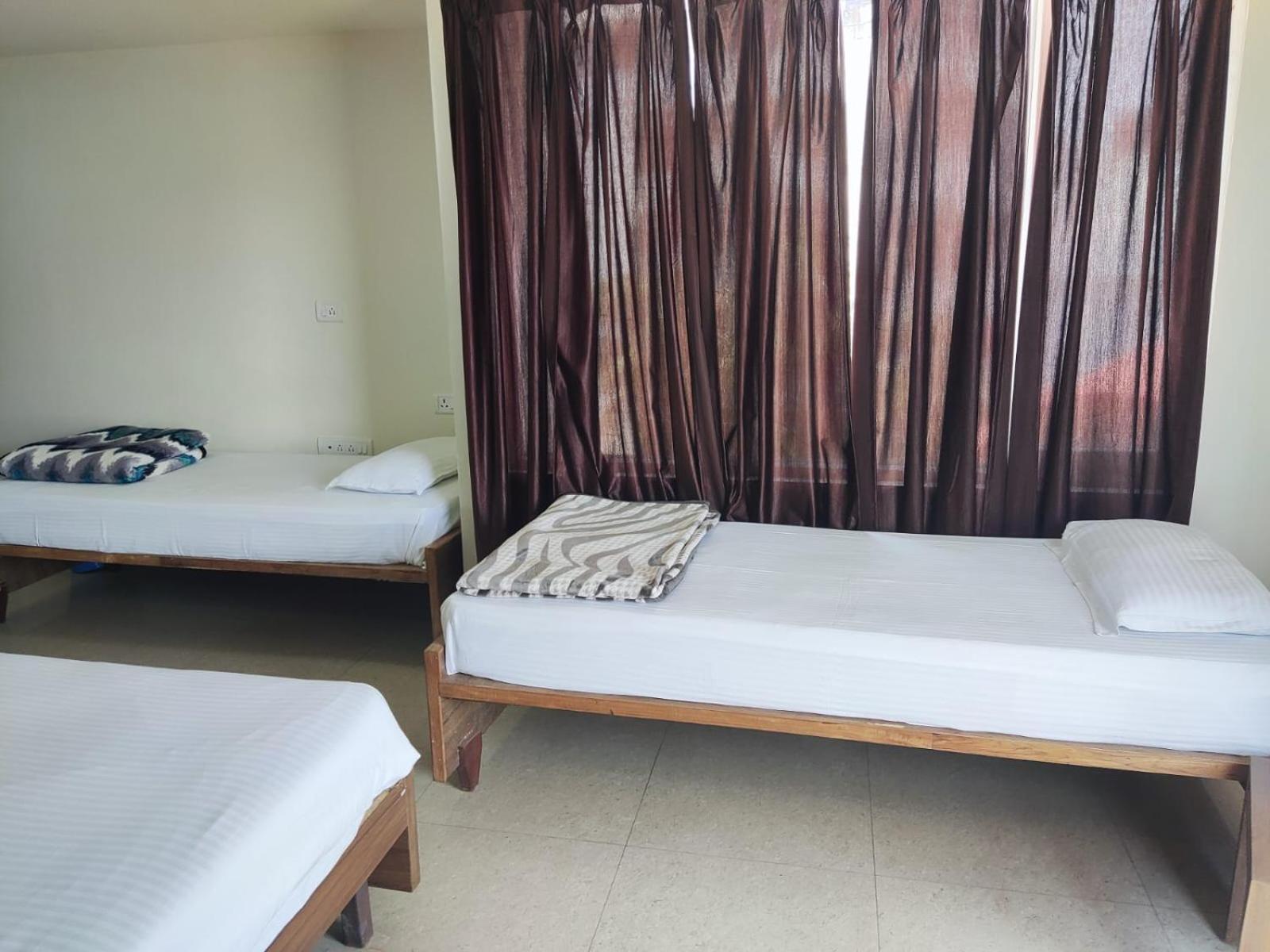 Swagatam Inn, 5 Minutes Walk From Guwahati Railway Station Exterior photo